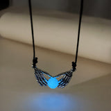 Lutaotie UNK RETRO SKELETON HAND LUMINOUS NECKLACE