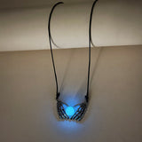 Lutaotie UNK RETRO SKELETON HAND LUMINOUS NECKLACE