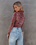 lutaotie Tessy Velvet Burnout Turtleneck Top - Mauve