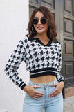 Lutaotie V Neck Houndstooth Knitted Crop Top