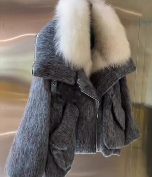 Women Grey Fur Collar Pockets Cotton Filled Coat Winter