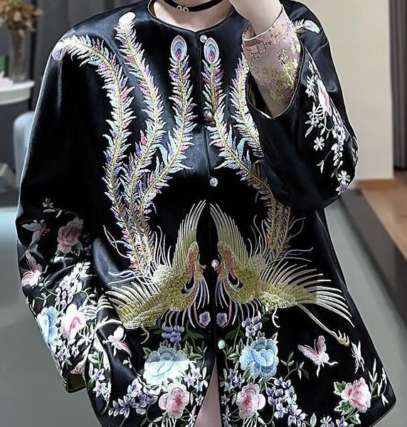 Black Button Embroideried Silk Coats O-Neck Long Sleeve